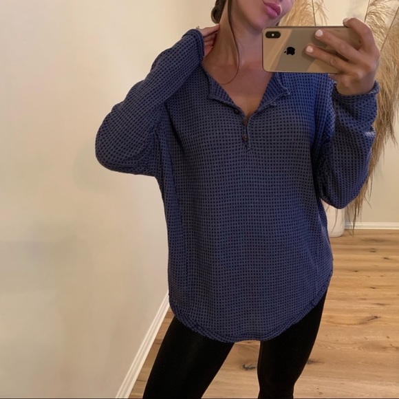 🔃 Reposh - Navy Blue Waffle Top 💙 Small